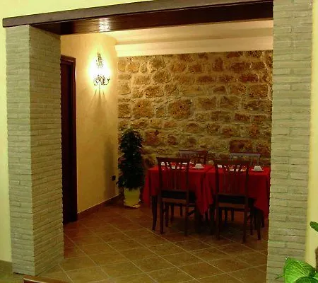 Gangi Hotel