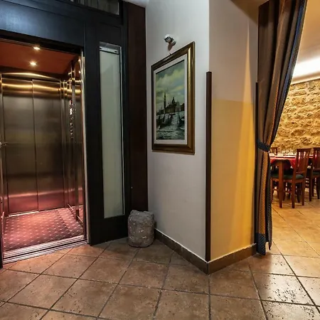 Gangi Hotel 3*