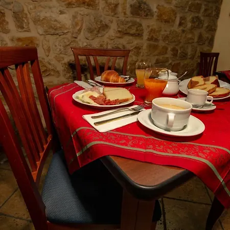 Gangi Hotel